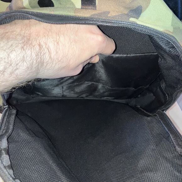 Bag New Nwt Cookies Camo Stasher Stash Smell Proof Adjustable Mmj 420 Backpack - Picture 7 of 7